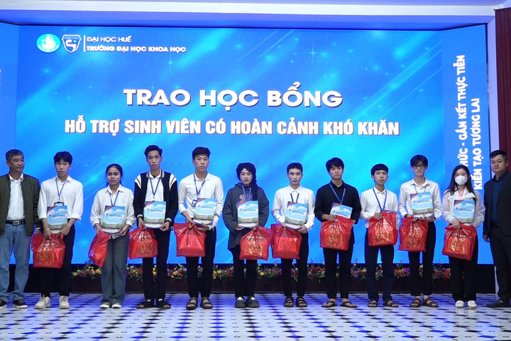 Trường Đại học Khoa học Huế tổ chức chương trình “Xuân ấm nghĩa tình – Tết đoàn viên”