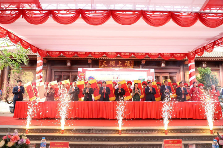 Lễ khai bút trên mảnh đất khoa bảng, anh hùng