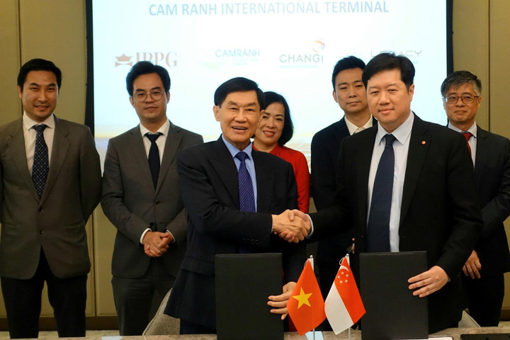 Hai sân bay Cam Ranh và Changi Singapore hợp tác chiến lược