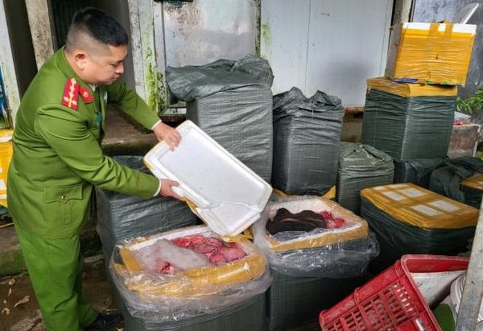 Một cơ sở kinh doanh “thịt bẩn” bị phạt gần 30 triệu đồng