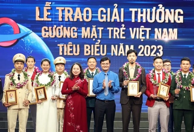 Trao giải 10 Gương mặt trẻ Việt Nam tiêu biểu năm 2023