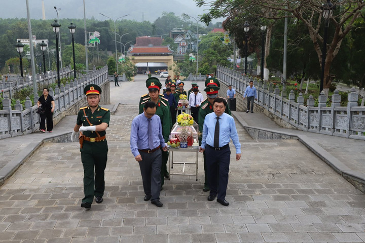 Truy điệu và an táng hài cốt liệt sỹ đã hy sinh bảo vệ biên giới phía Bắc