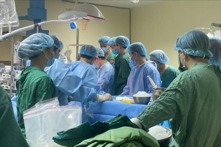 Thủ tướng biểu dương tập thể y bác sĩ điều phối, ghép tạng cứu sống 7 người
