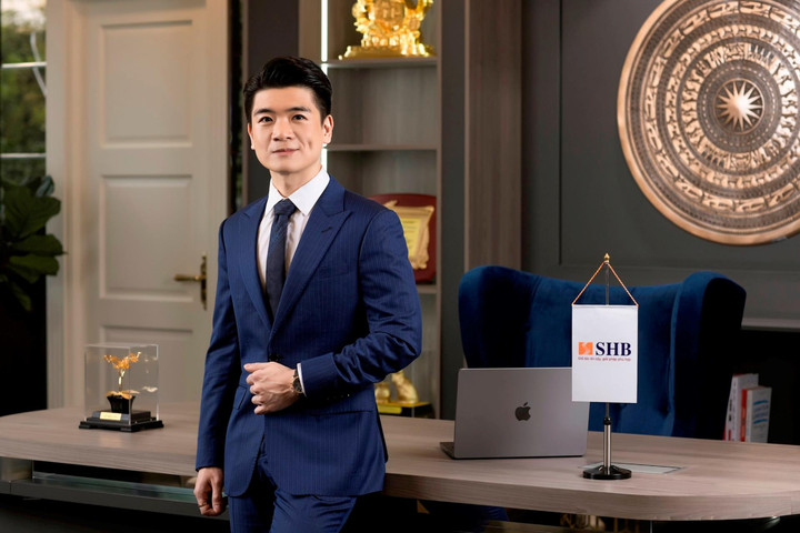 Thấy gì sau động thái đăng ký mua cổ phiếu SHB của Phó Chủ tịch Đỗ Quang Vinh?