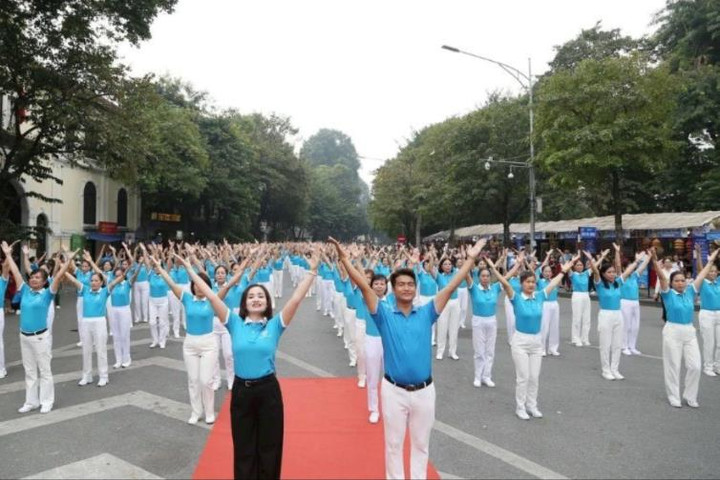 Kỷ niệm 70 năm Chiến thắng Điện Biên Phủ : Phụ nữ Thủ đô sẽ tổ chức đồng diễn dân vũ