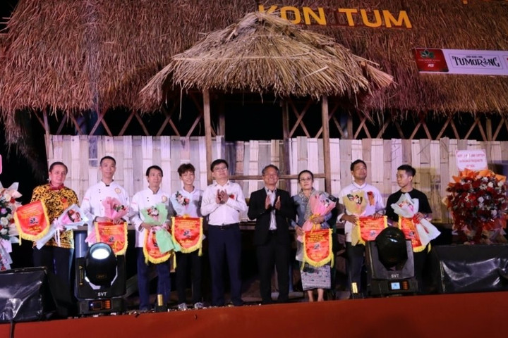 Xác lập kỷ lục Việt Nam về món ăn chế biến từ đẳng sâm