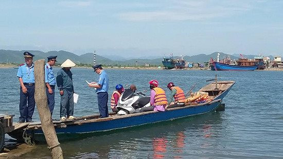Rà soát tuyến vận tải hành khách từ bờ ra đảo
