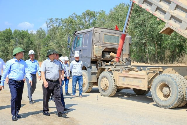 Thủ tướng kiểm tra nhiều dự án cao tốc vào ngày nghỉ lễ