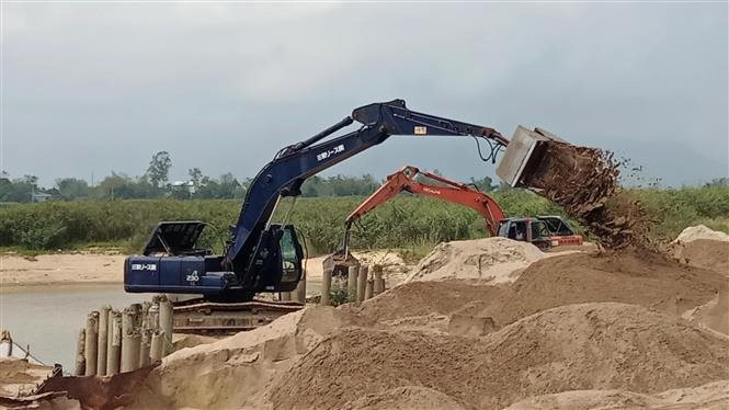 Hà Nội báo cáo Thủ tướng vụ 3 mỏ cát trúng đấu giá gần 1.700 tỷ đồng