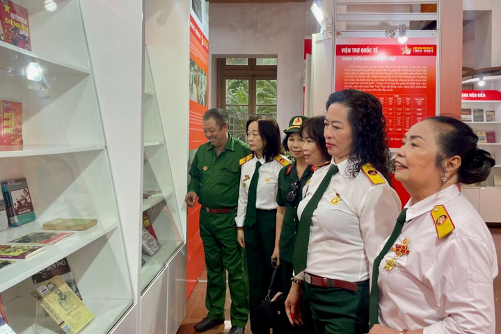 Triển lãm tư liệu 'Chiến thắng Điện Biên Phủ - Sức mạnh Việt Nam và tầm vóc thời đại'