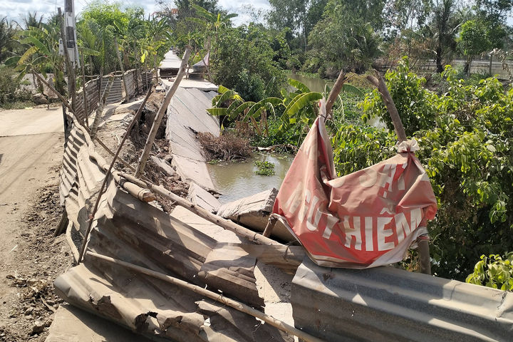 Vụ hút đất làm cho đoạn đường bị gãy đổ: Chủ phương tiện vẫn chưa trình diện