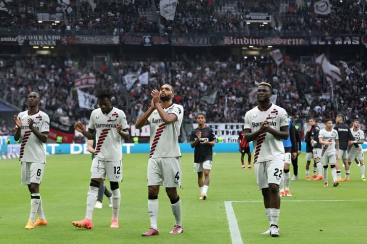 San bằng kỷ lục thế giới, Bayer Leverkusen gieo sầu cho Bayern Munich