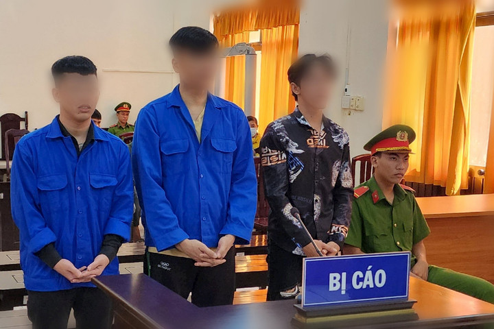 Đốt nhà kho gây cháy lan sang nhiều tàu cá