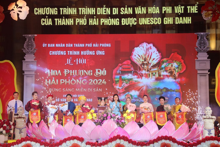 Trình diễn di sản ca trù và thực hành tín ngưỡng thờ Mẫu Tam Phủ
