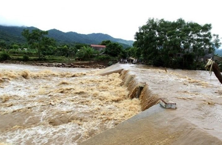 Thời tiết ngày 9/7: Bắc Bộ ngày nắng nóng, đêm mưa dông, đề phòng sạt lở đất