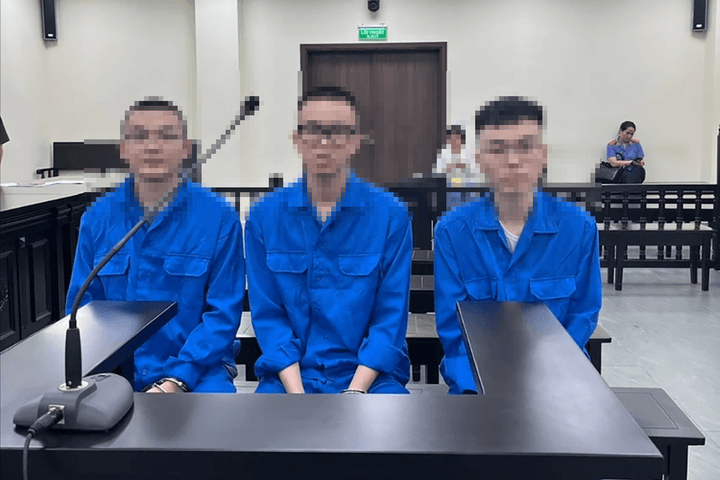 Nhiều nam thanh niên vướng lao lý vì bán tinh dầu chứa ma túy