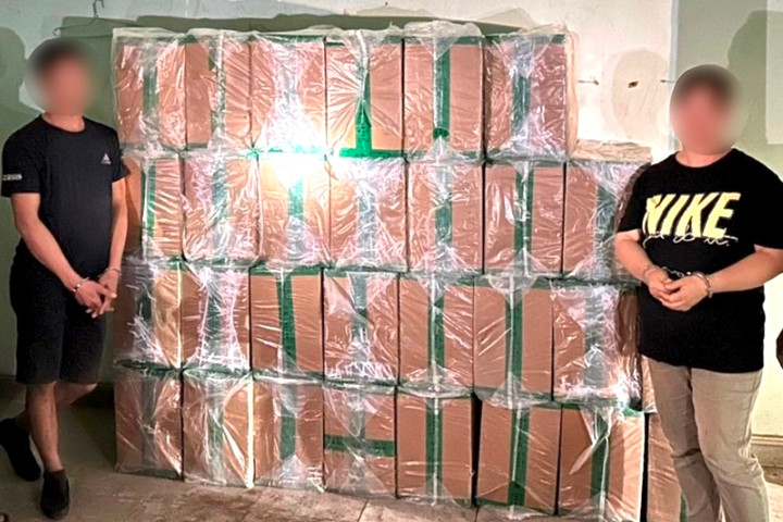 Khởi tố 3 đối tượng buôn bán hàng cấm