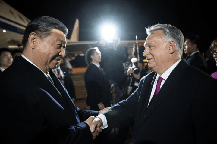 Ông Tập Cận Bình thăm Hungary, điểm cuối cùng của chuyến công du châu Âu