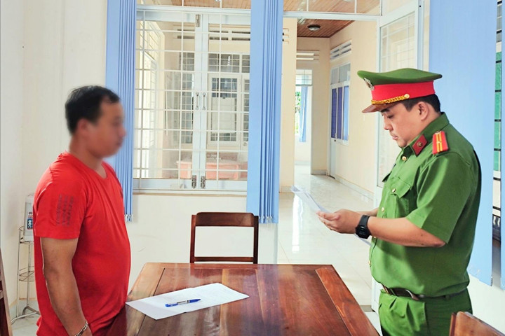 Khởi tố nguyên cán bộ địa chính xã