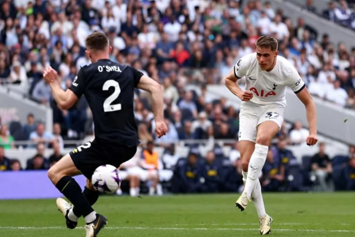 Tottenham nuôi hy vọng cho tấm vé dự Champions League