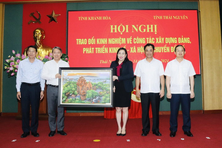 Tăng cường hợp tác giữa 2 tỉnh kết nghĩa Thái Nguyên - Khánh Hoà