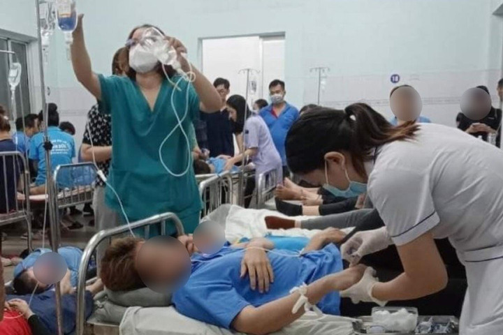 Gần 100 công nhân ở Đồng Nai nhập viện cấp cứu sau khi ăn bánh đa cua