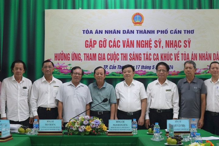 Gặp gỡ văn nghệ sĩ, nhạc sĩ hưởng ứng, tham gia sáng tác ca khúc về TAND