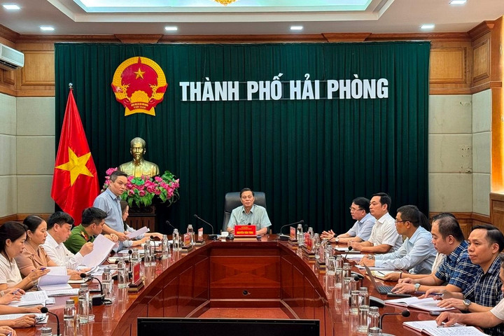 Vụ cháu bé 5 tuổi bị bầm tím lưng: Chủ tịch quận ra văn bản chỉ đạo