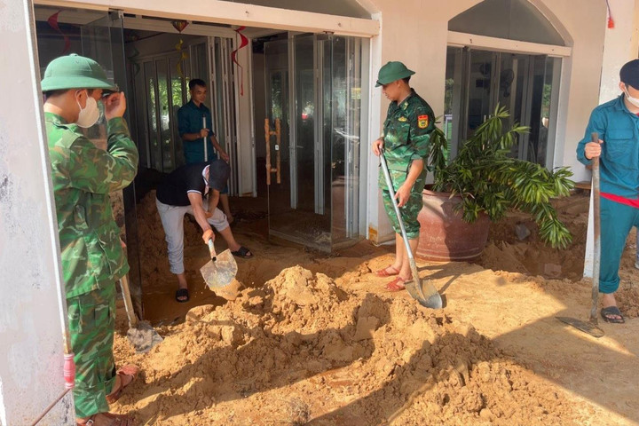 Bình Thuận: Lực lượng chức năng khẩn trương khắc phục sự cố cát tràn