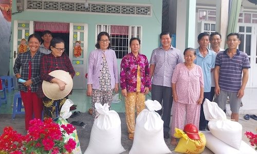 Chuyển hồ sơ sang UBKT vụ hỗ trợ gạo cho hộ nghèo, cận nghèo