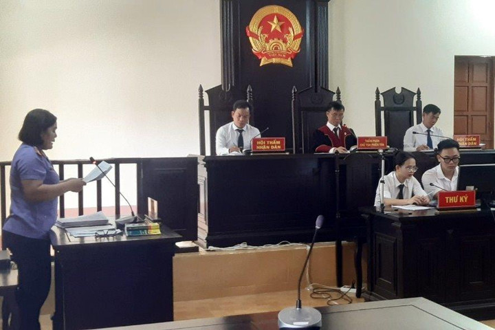 TAND huyện Krông Ana phối hợp với VKSND cùng cấp xét xử trực tuyến, rút kinh nghiệm