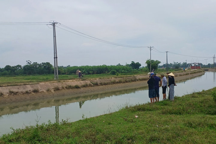 Người đàn ông ngã xuống tràn nước tử vong