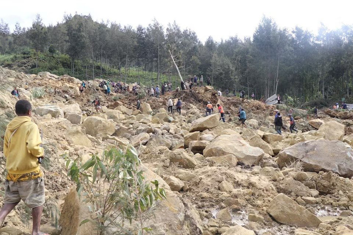Papua New Guinea sơ tán hàng nghìn người khỏi khu vực vẫn tiếp tục lở đất