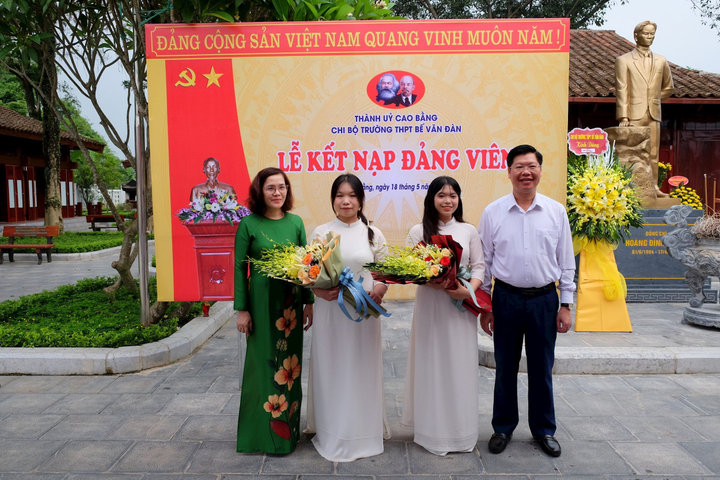 Tuổi trẻ Cao Bằng tiếp bước tấm gương người chiến sĩ cộng sản Hoàng Đình Giong
