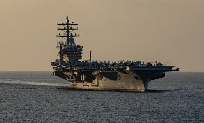 Houthi tuyên bố liên tiếp tấn công tàu sân bay Mỹ
