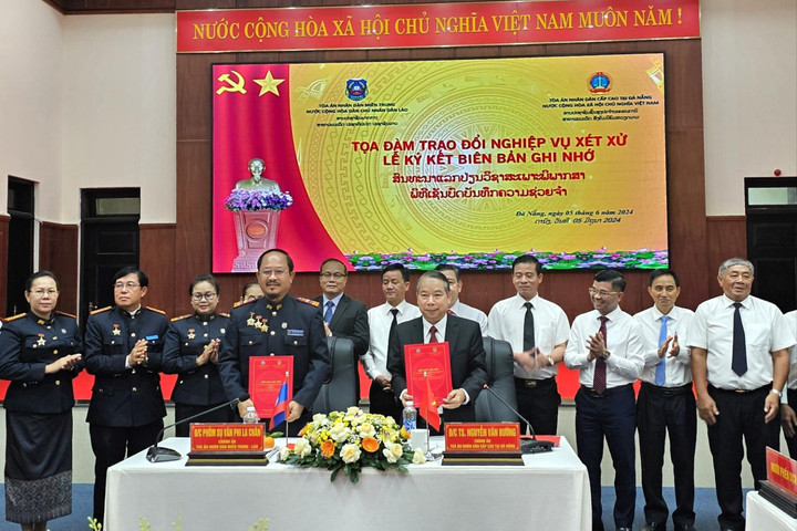 Đoàn TAND miền Trung (Lào) trao đổi kinh nghiệm tại TAND cấp cao tại Đà Nẵng