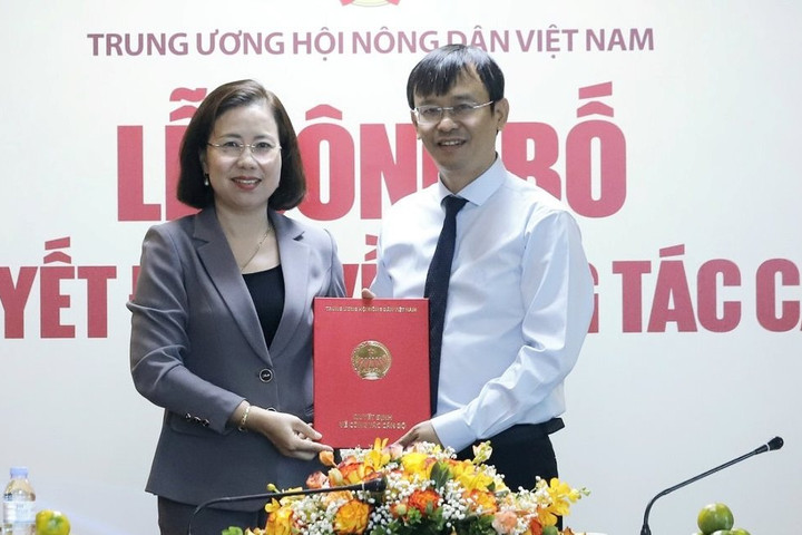Nhà báo Nguyễn Văn Hoài được bổ nhiệm giữ chức vụ Tổng Biên tập Báo Nông thôn Ngày nay/Điện tử Dân Việt