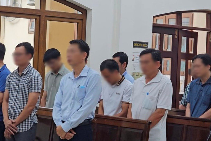 12 bị cáo tại Trung tâm đăng kiểm 60.05D lần lượt bị đề nghị mức án 3-7 năm tù