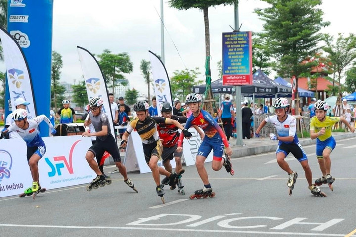 Giới trẻ hào hứng với Giải Roller Sports quốc gia