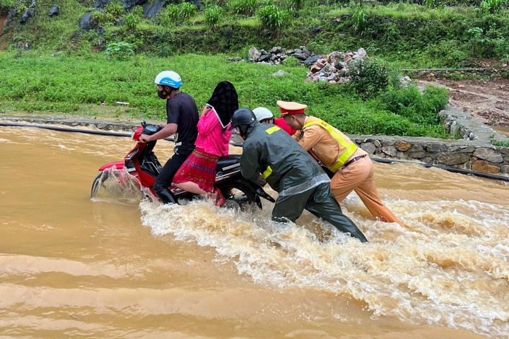 Thời tiết ngày 11/6: Miền Bắc mưa lũ giảm, trời nắng