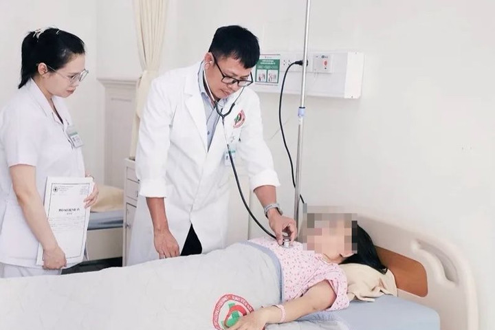 Khối u xơ tử cung 'khổng lồ' nặng 4kg được cắt bỏ thành công