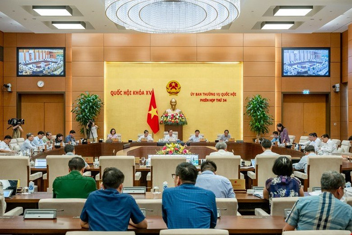 UBTVQH cho ý kiến về những vấn đề lớn của dự thảo Luật Tổ chức TAND (sửa đổi)
