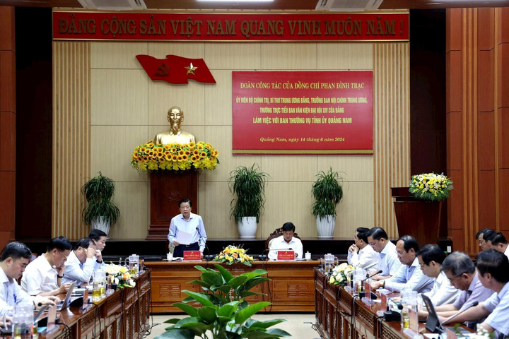 Đoàn khảo sát Tiểu ban Văn kiện Đại hội XIV làm việc với Ban Thường vụ Tỉnh uỷ Quảng Nam