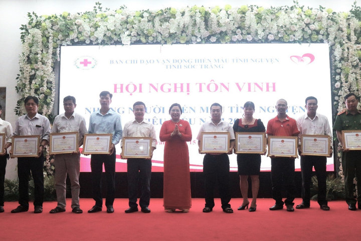 Sóc Trăng: Tôn vinh tình nguyện viên hiến máu tiêu biểu năm 2024