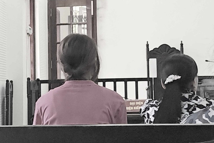 Ký ức hãi hùng của hai thiếu nữ bị bán, ép phải “tiếp khách”