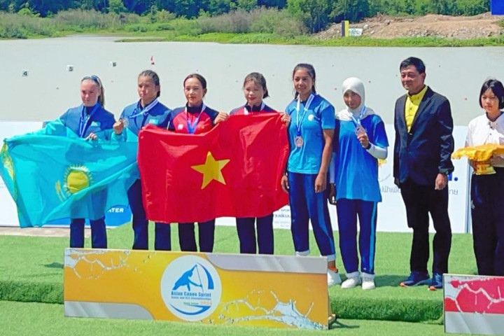 VĐV xứ Nghệ cùng đồng đội giành 2 HCV tại giải đua thuyền Canoeing trẻ và U23 châu Á 2024