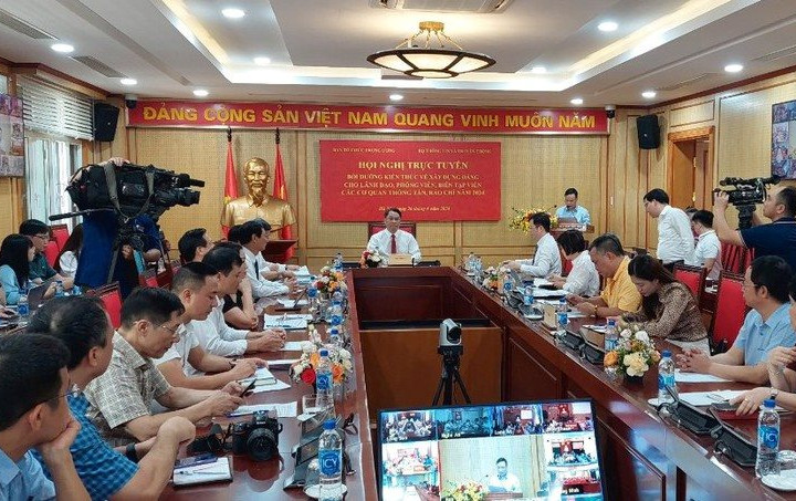 Bồi dưỡng kiến thức về xây dựng Đảng cho các cơ quan thông tấn, báo chí
