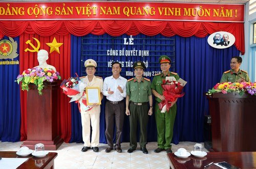 Công bố Quyết định bổ nhiệm Trưởng Công an huyện Kiên Hải
