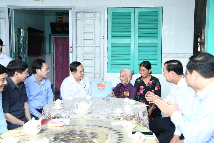 Chủ tịch Quốc hội Trần Thanh Mẫn tri ân người có công thành phố Cần Thơ