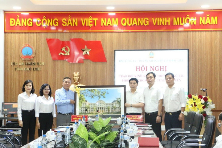 Tăng cường công tác phối hợp thông tin tuyên truyền giữa Báo Công lý và TAND hai cấp tỉnh Bạc Liêu